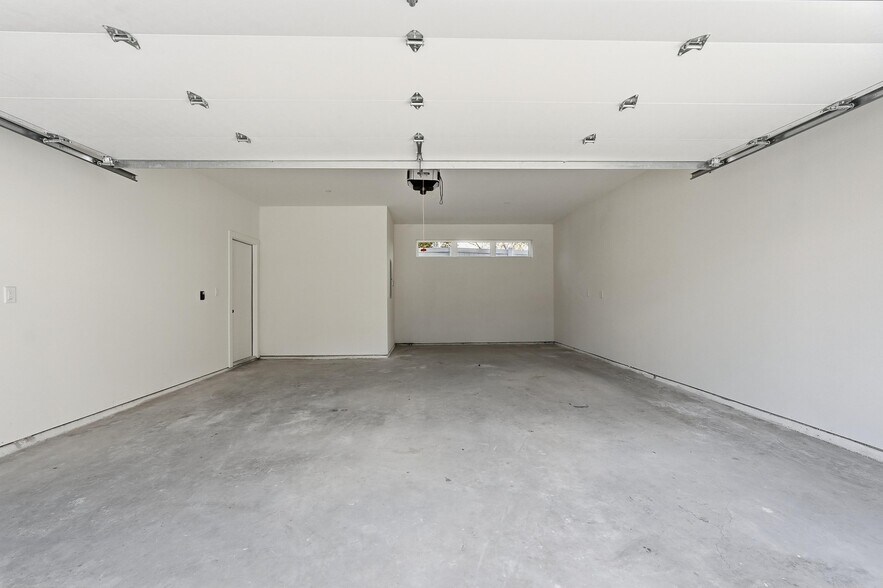 More Photos Of 2202 N Carroll Ave, Dallas Apartments For Sale