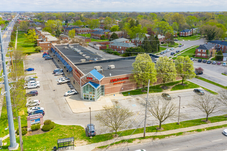 Primary Photo Of 3307-3325 E Broad St, Columbus Storefront For Sale