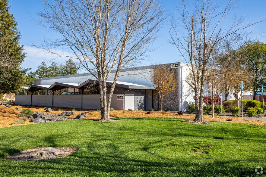 More Photos Of 1042 Hopper Ave, Santa Rosa Warehouse For Lease