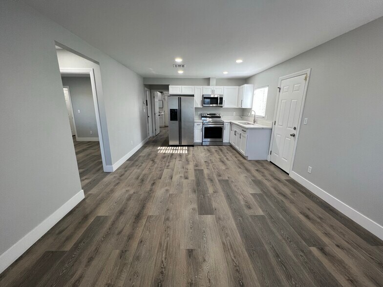 More Photos Of 3662 Park St, Las Vegas Industrial For Sale