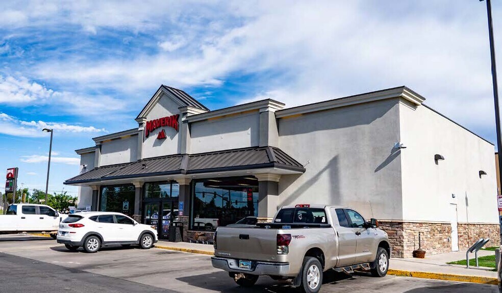 More Photos Of 140 Gardenia Dr, Cheyenne Service Station For Sale