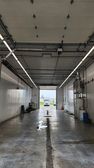 More Photos Of 3070 Commodity Ln, Green Bay Truck Terminal For Sale