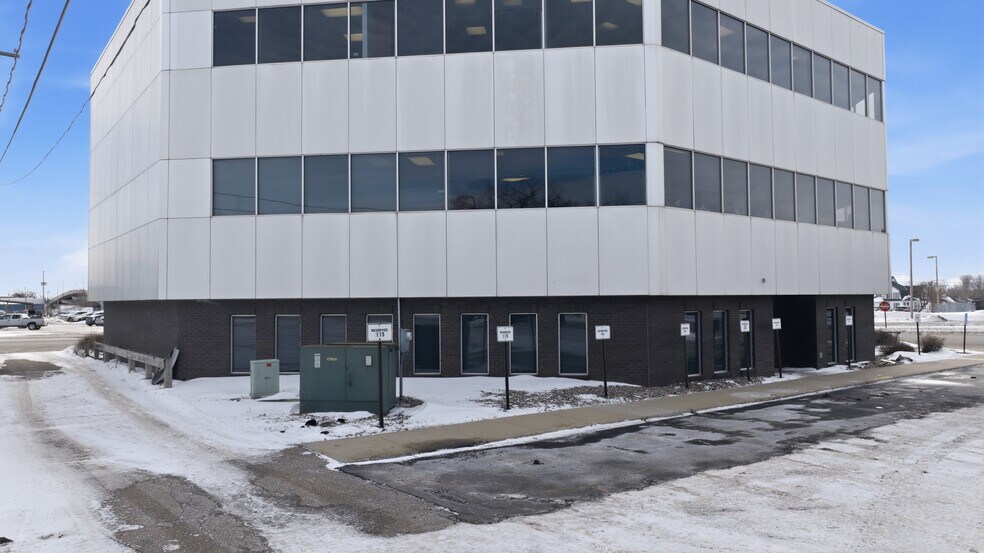 More Photos Of 403 4TH St NW, Bemidji Medical For Lease