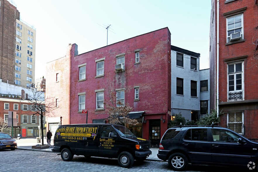 More Photos Of 22 8th Ave, New York Apartments For Lease