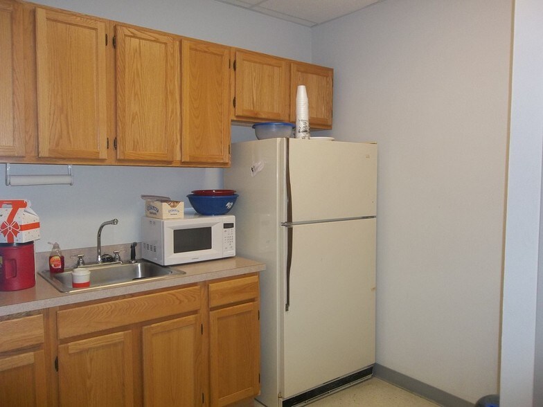 More Photos Of 801 N Salisbury Blvd, Salisbury Unknown For Lease