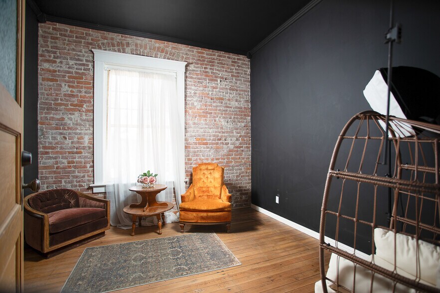 More Photos Of 479 B St, Biggs Storefront Retail Office For Sale