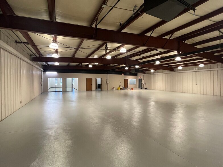 More Photos Of 2804 SE 59th St, Oklahoma City Manufacturing For Lease