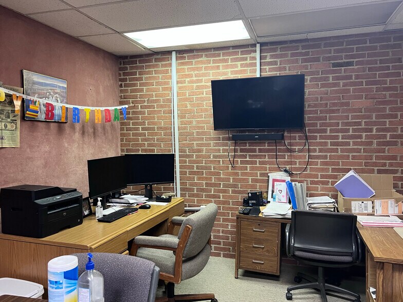 More Photos Of 4417 Douglas St NE, Washington Religious Facility For Sale