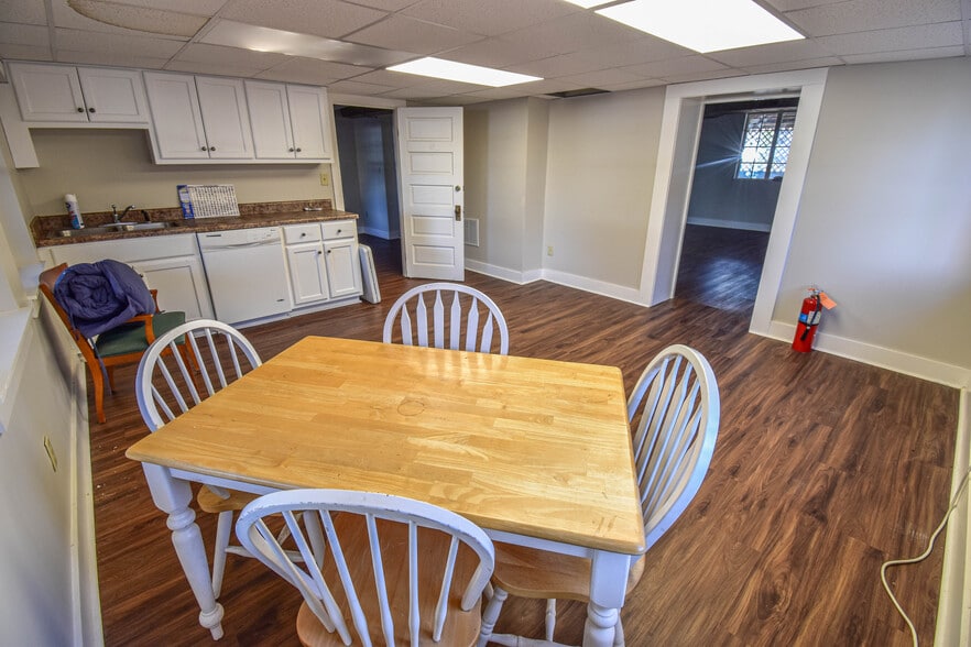 More Photos Of 2606 8th St, Tuscaloosa Office Residential For Sale