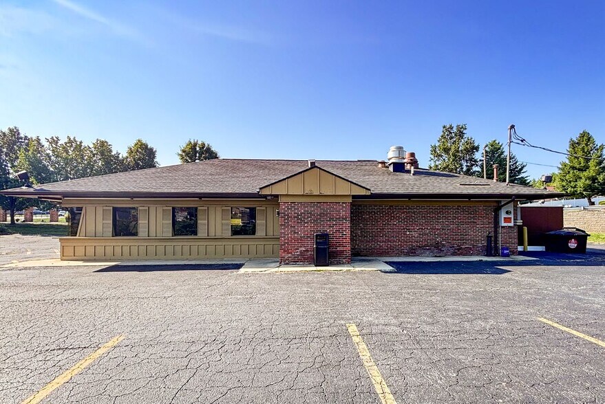 More Photos Of 3030 Godfrey Rd, Godfrey Restaurant For Lease