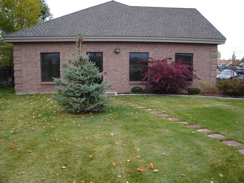 More Photos Of 3438 S 15th E, Idaho Falls Office For Sale