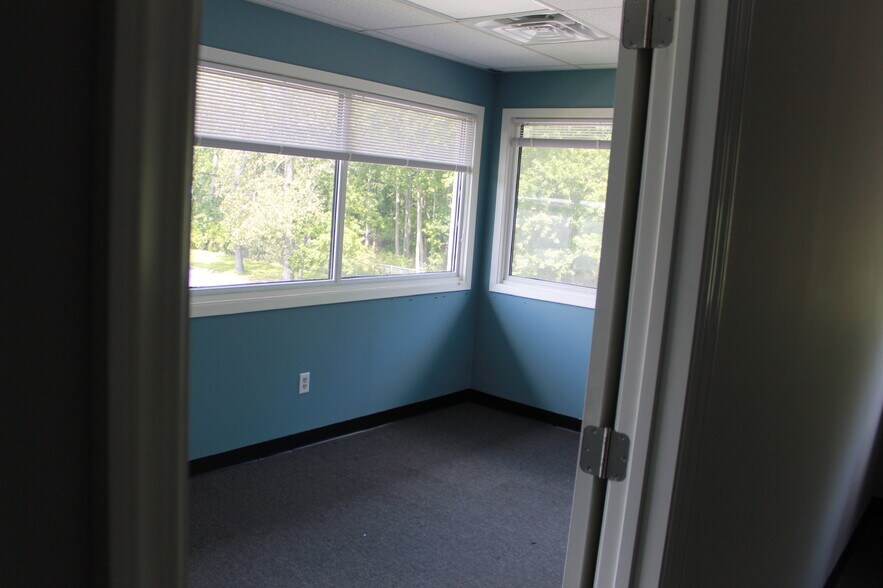 More Photos Of 3321 Doris Ave, Ocean Unknown For Lease