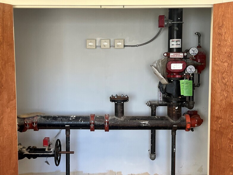 More Photos Of 7001 NW 4th Blvd, Gainesville Freestanding For Sale