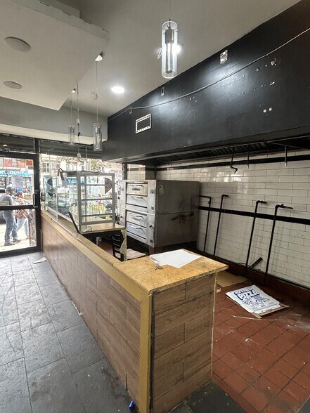 More Photos Of 2709-2717 Broadway, New York Apartments For Lease