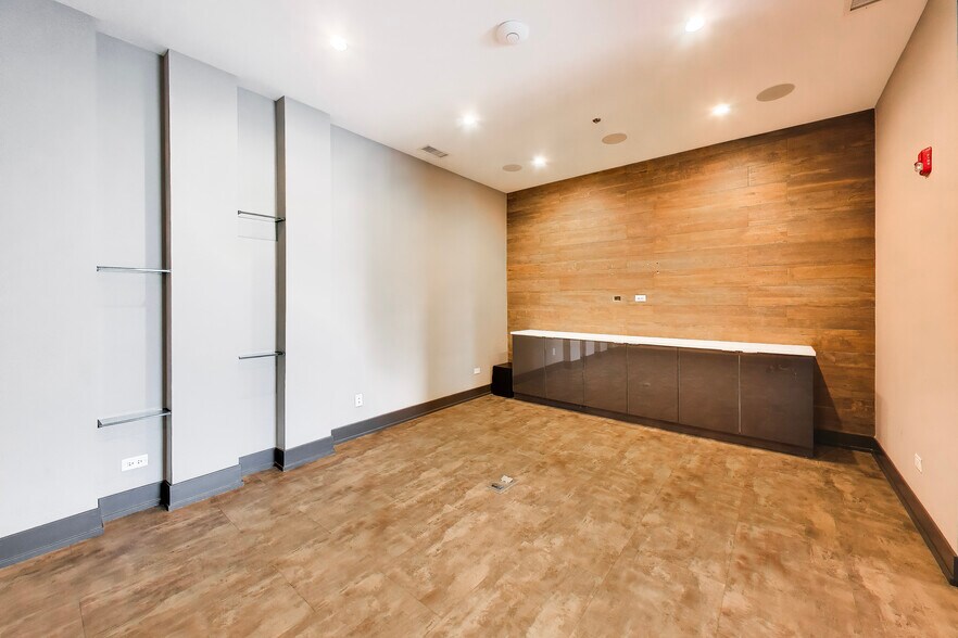More Photos Of 2640 Patriot Blvd, Glenview Medical For Sale