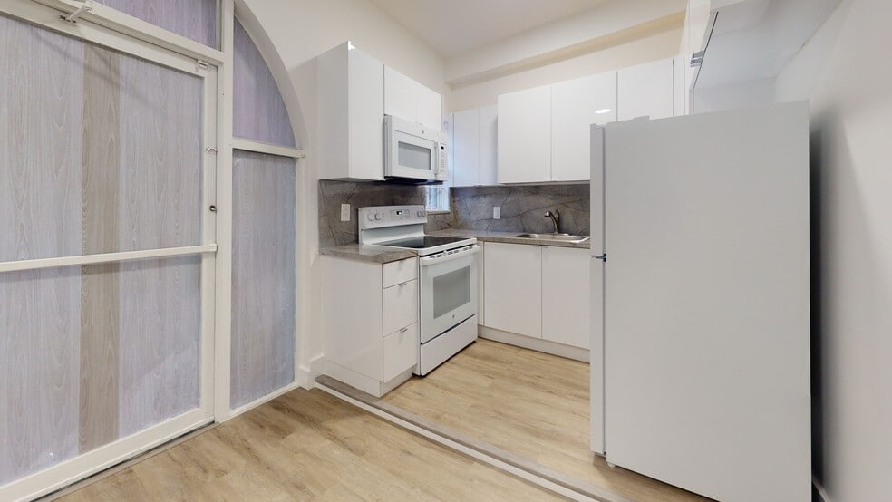 More Photos Of 828 Pennsylvania Ave, Miami Beach Apartments For Sale