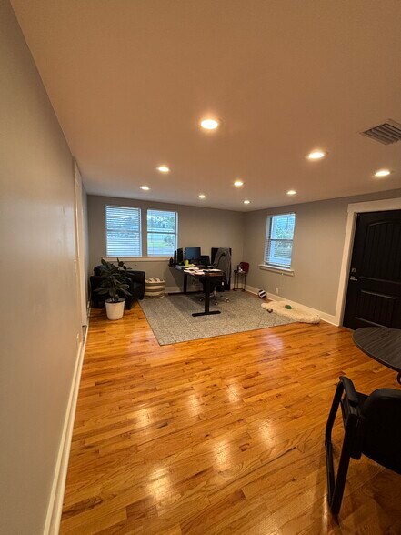 More Photos Of 11169 NW State Rd 20, Bristol Office For Sale