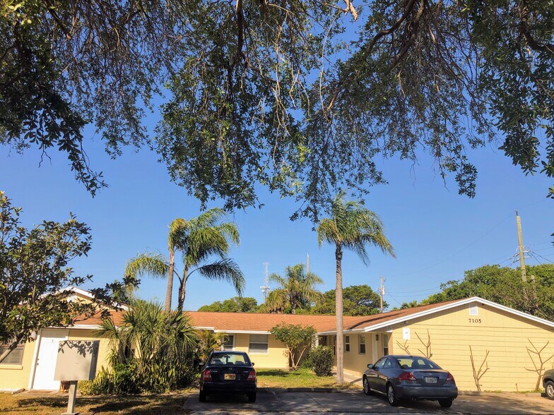 More Photos Of 7105 Poinsetta Ave, Cape Canaveral Apartments For Sale
