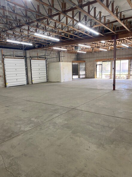 More Photos Of 5032 Amelia Earhart, Salt Lake City Light Manufacturing For Sale