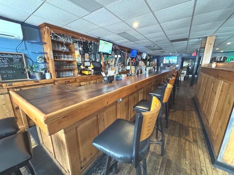 More Photos Of 164 Main St, Portland Restaurant For Sale