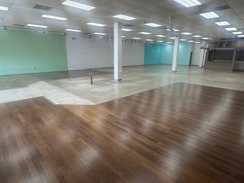 More Photos Of W University @ SWC W. University & S.W. 34th St., Gainesville Unknown For Lease