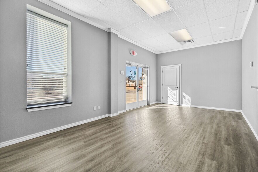 More Photos Of 2402 S 29th St, Chickasha Office For Sale