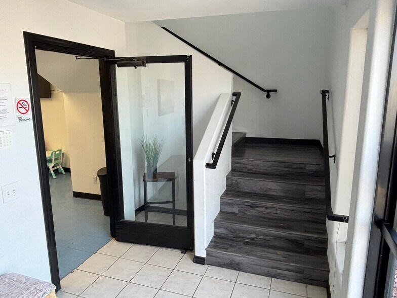 More Photos Of 1306 E Calvada Blvd, Pahrump Office Residential For Lease