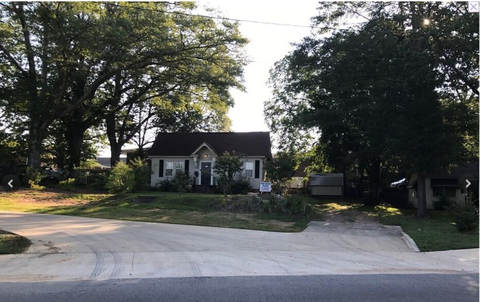 More Photos Of 404 Opelika Rd, Auburn General Retail For Lease
