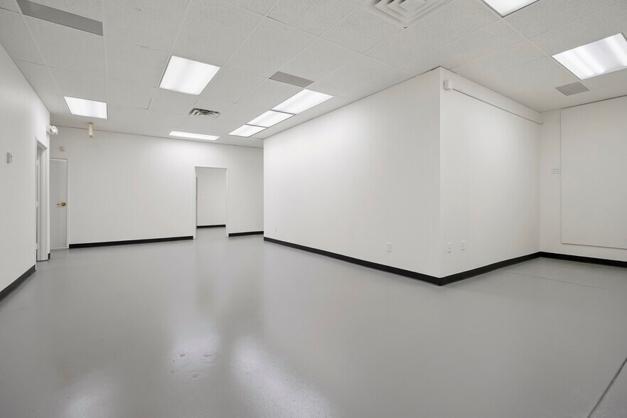 More Photos Of 5981 Marion Dr, Denver Warehouse For Sale
