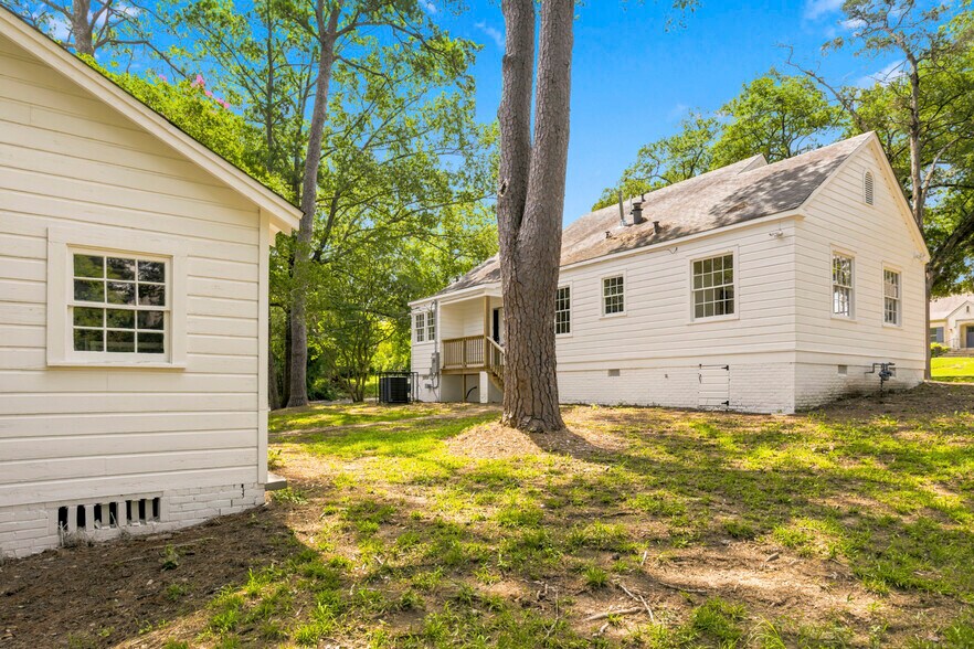 More Photos Of 1224 E Fortification St, Jackson Office For Sale