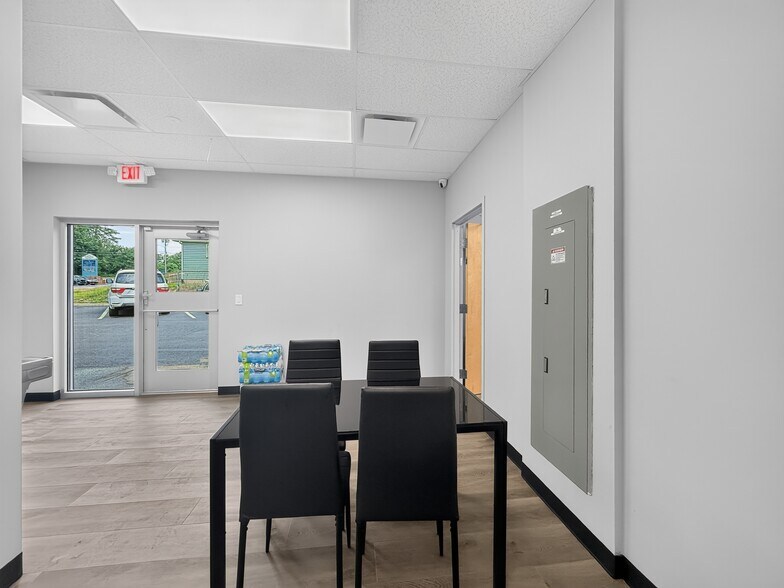 More Photos Of 5234 N Roxboro Rd, Durham Freestanding For Lease