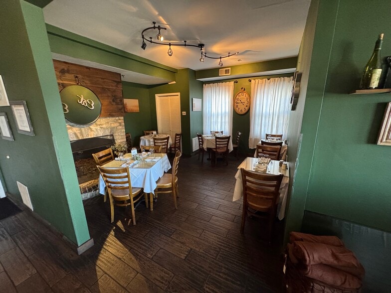 More Photos Of 7 Boardwalk, Sparta Restaurant For Sale