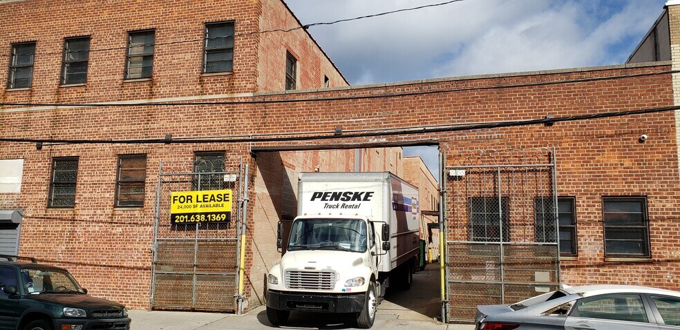 More Photos Of 429 E 164th St, Bronx Warehouse For Lease