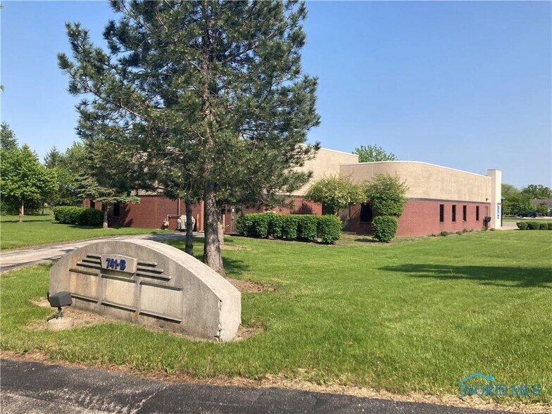 More Photos Of 741 Commerce Dr, Perrysburg Office Residential For Sale