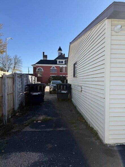 More Photos Of 840 S 3rd Ave, Wausau Storefront Retail Residential For Sale