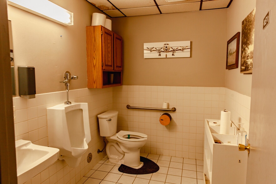 More Photos Of 3448 N Huetter Rd, Post Falls Office For Sale