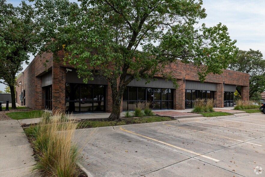 Primary Photo Of 3450 N Rock Rd, Wichita Office For Lease