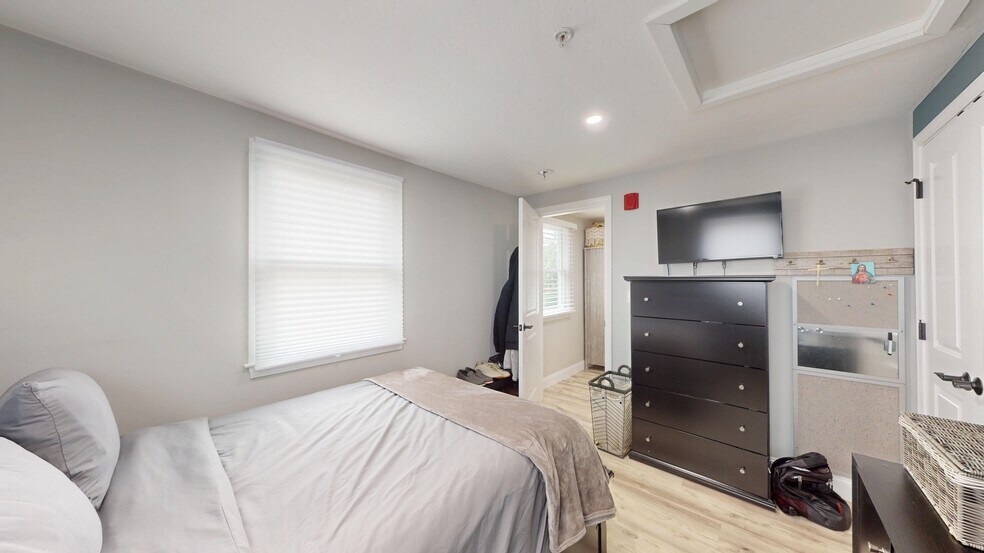 More Photos Of 400 Main St, Reading Office Residential For Sale