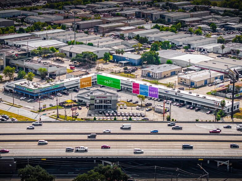 More Photos Of 9615-9695 Southwest Fwy, Houston Storefront For Lease