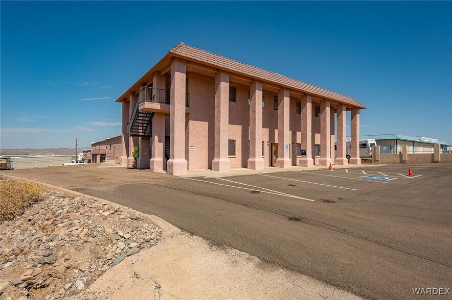 More Photos Of 1055 Empire Dr, Lake Havasu City Distribution For Lease