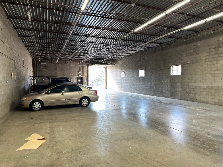 685695 Lunt Ave, Elk Grove Village, IL 60007 Industrial For Lease