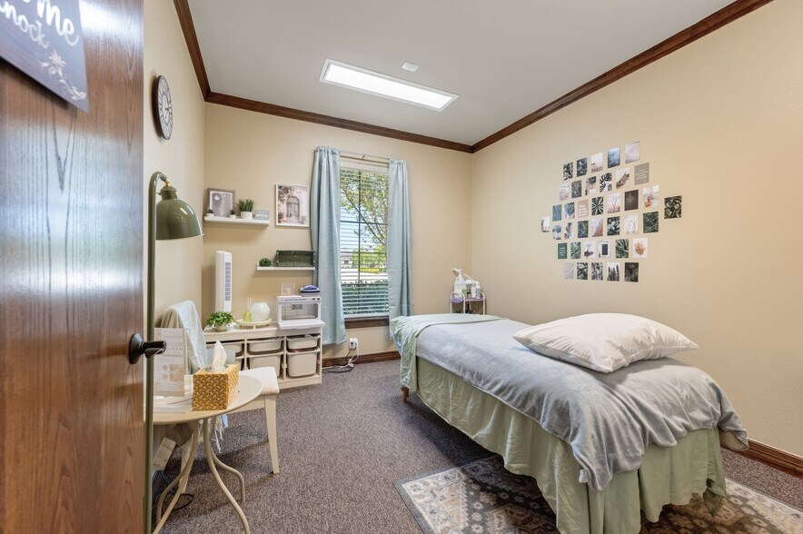 More Photos Of 1117 Glade Rd, Colleyville Medical For Sale