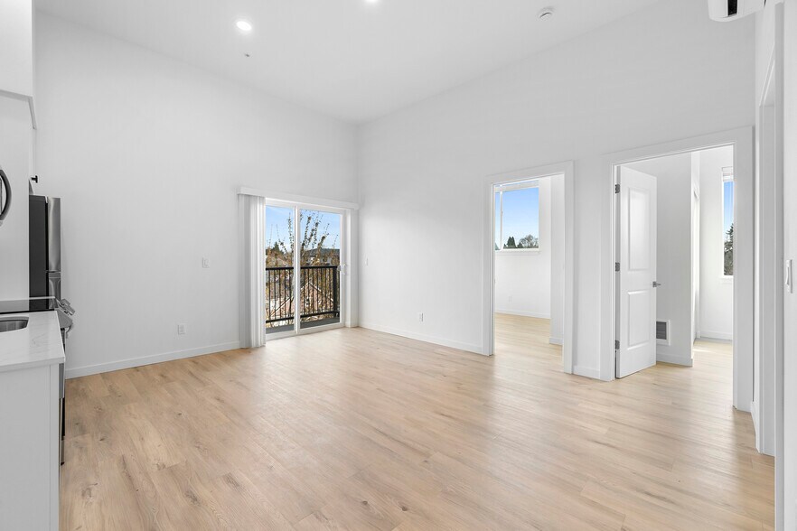 More Photos Of 1820 NE Davis St, Portland Apartments For Sale