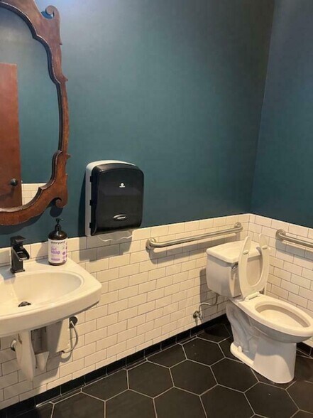 More Photos Of 655 31st St S, Saint Petersburg Industrial For Sale