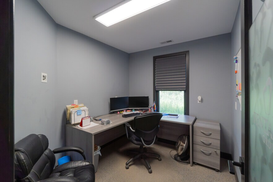 More Photos Of 00 Indcum Rd, Navan Showroom For Sale