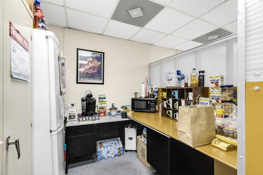 More Photos Of 201 N Indian Canyon Dr, Palm Springs Storefront Retail Office For Sale