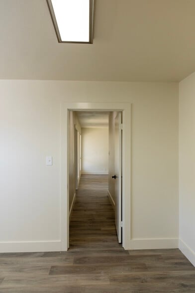 More Photos Of 307-311 Lombrano St, San Antonio Warehouse For Sale