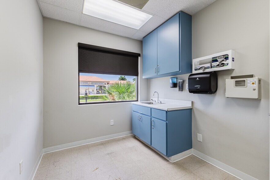 More Photos Of 28410 Bonita Crossing Blvd, Bonita Springs Unknown For Lease