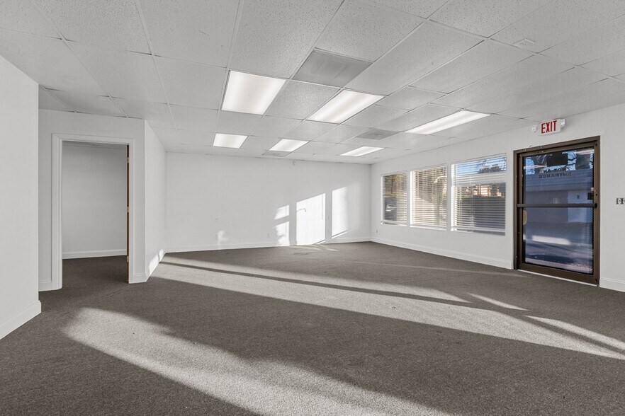 More Photos Of 4800 Manzanita Ave, Carmichael Office Residential For Lease