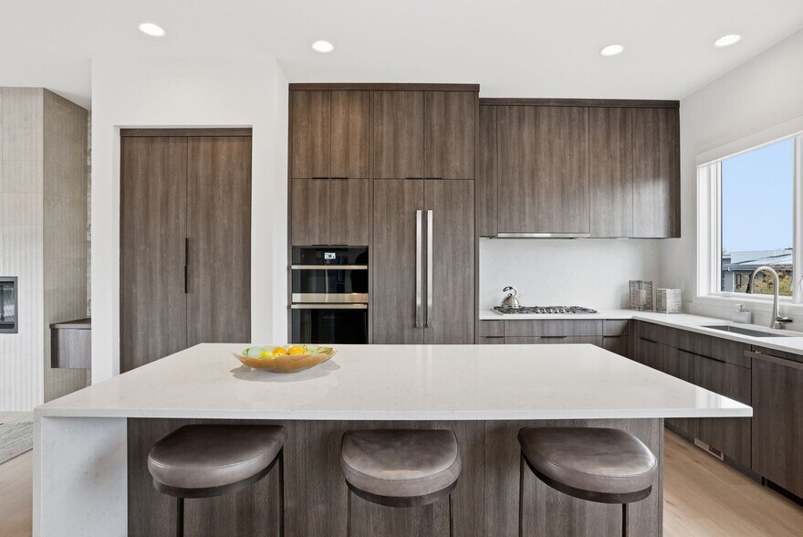 More Photos Of 210 SW Log Ct, Bend Apartments For Sale